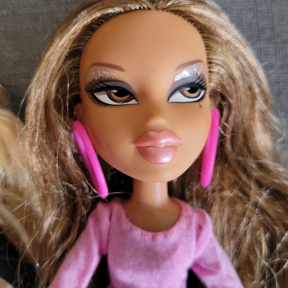 Bratz - Picture 2 of 4